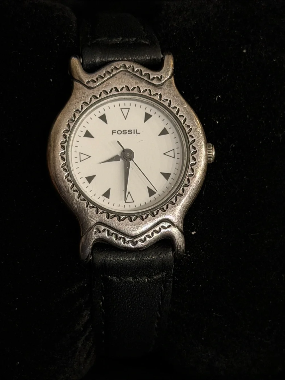 Vintage 1995 Women's Fossil ET-7816 Aztec Bezel Watch with Black Leather Strap
